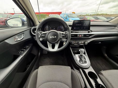 Used 2023 Kia Forte LXS w/ LXS Technology Package FWD image 16