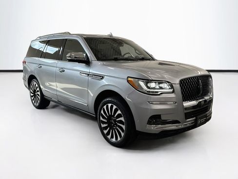 Used 2023 Lincoln Navigator Black Label AWD/4WD image 3