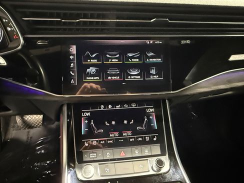 Used 2019 Audi Q8 Premium Plus w/ Premium Plus AWD/4WD image 31
