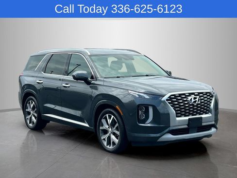 Used 2022 Hyundai Palisade Limited w/ Winter Package FWD image 7