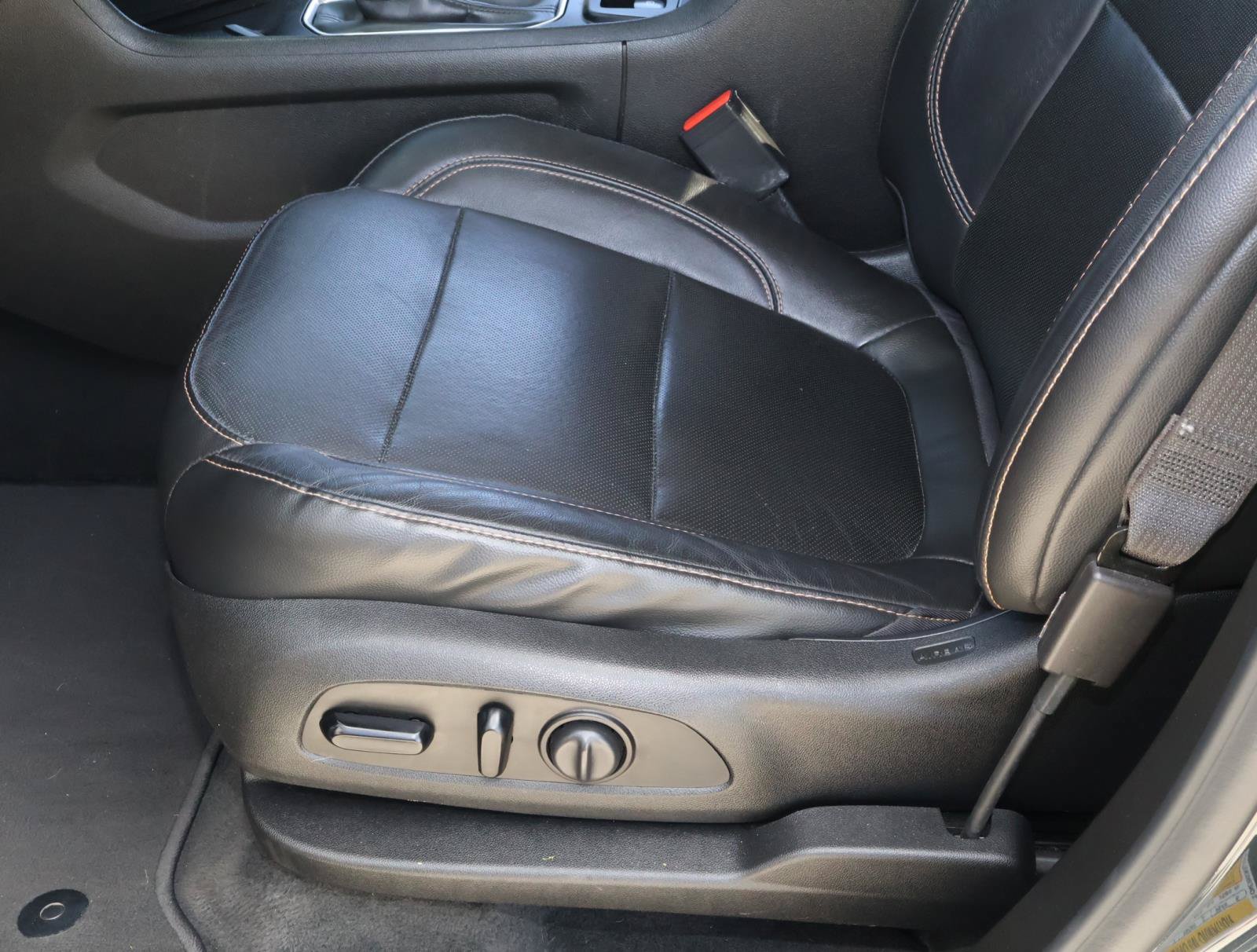 Used 2020 Chevrolet Traverse Premier FWD image 16