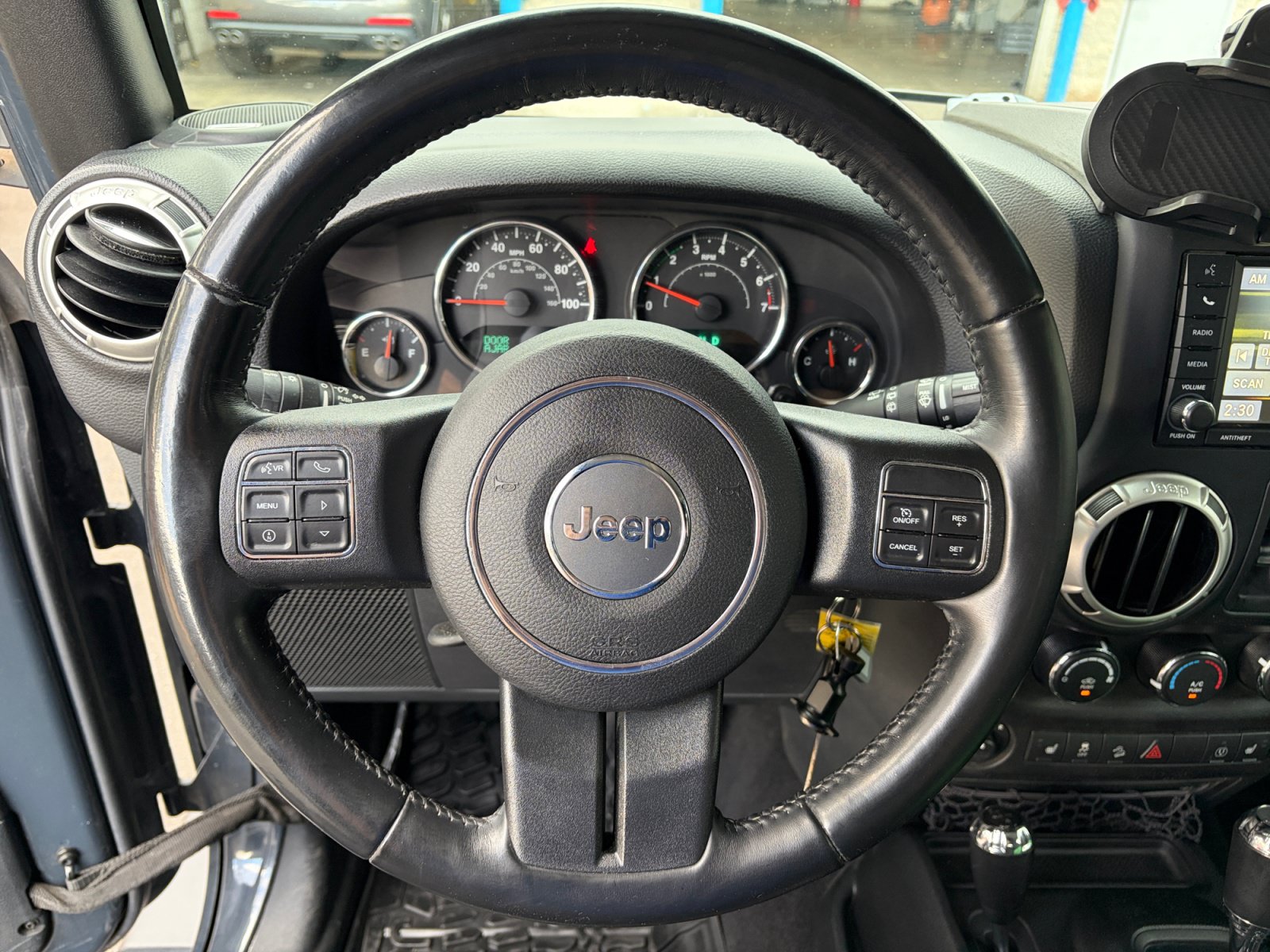 Used 2017 Jeep Wrangler Unlimited Sahara w/ Max Tow Package AWD/4WD image 12