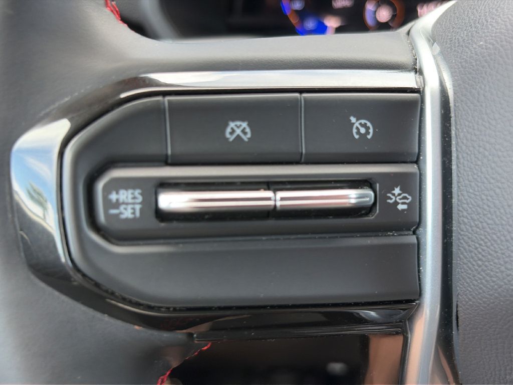 Used 2025 Chevrolet Colorado W/T w/ WT Custom Package RWD image 21