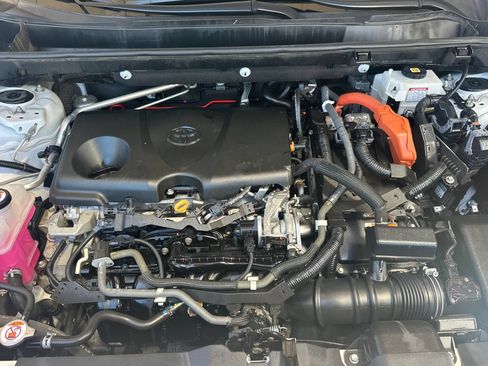 Certified 2021 Toyota RAV4 LE AWD/4WD image 35