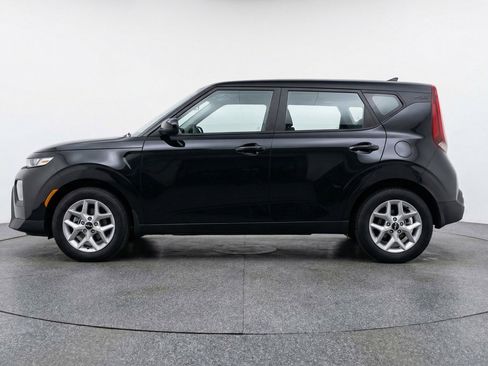 Used 2025 Kia Soul LX w/ LX Technology Package image 5