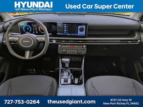 Used 2025 Hyundai Tucson SE FWD image 16