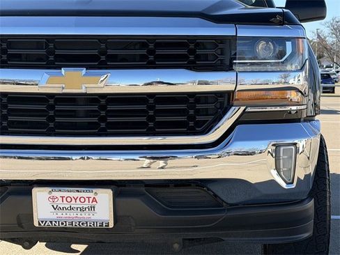 Used 2017 Chevrolet Silverado 1500 LT w/ Texas Edition image 8