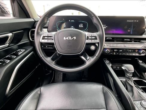 Used 2023 Kia Telluride S w/ S Sunroof Package image 5