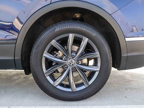 Certified 2023 Volkswagen Tiguan SE FWD image 10