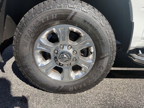 Used 2024 RAM 2500 Big Horn AWD/4WD image 27