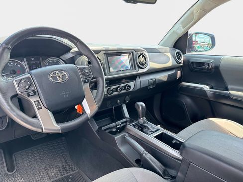 Used 2017 Toyota Tacoma SR5 w/ Tow Package RWD image 16
