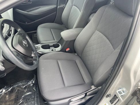 Used 2025 Toyota Corolla LE image 34