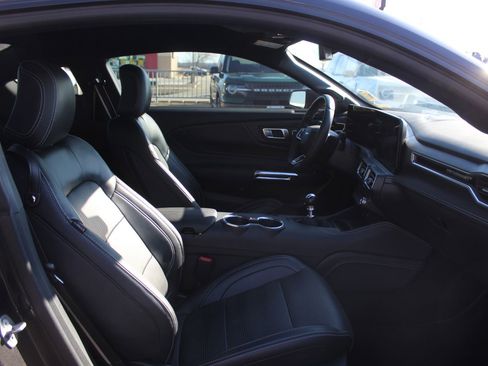 Used 2024 Ford Mustang GT Premium image 12