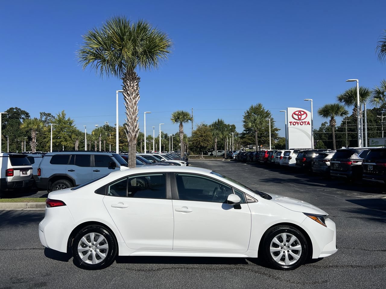Used 2024 Toyota Corolla LE FWD image 11