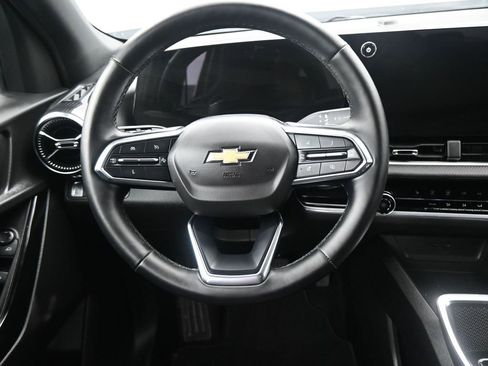 Used 2025 Chevrolet Equinox LT image 8