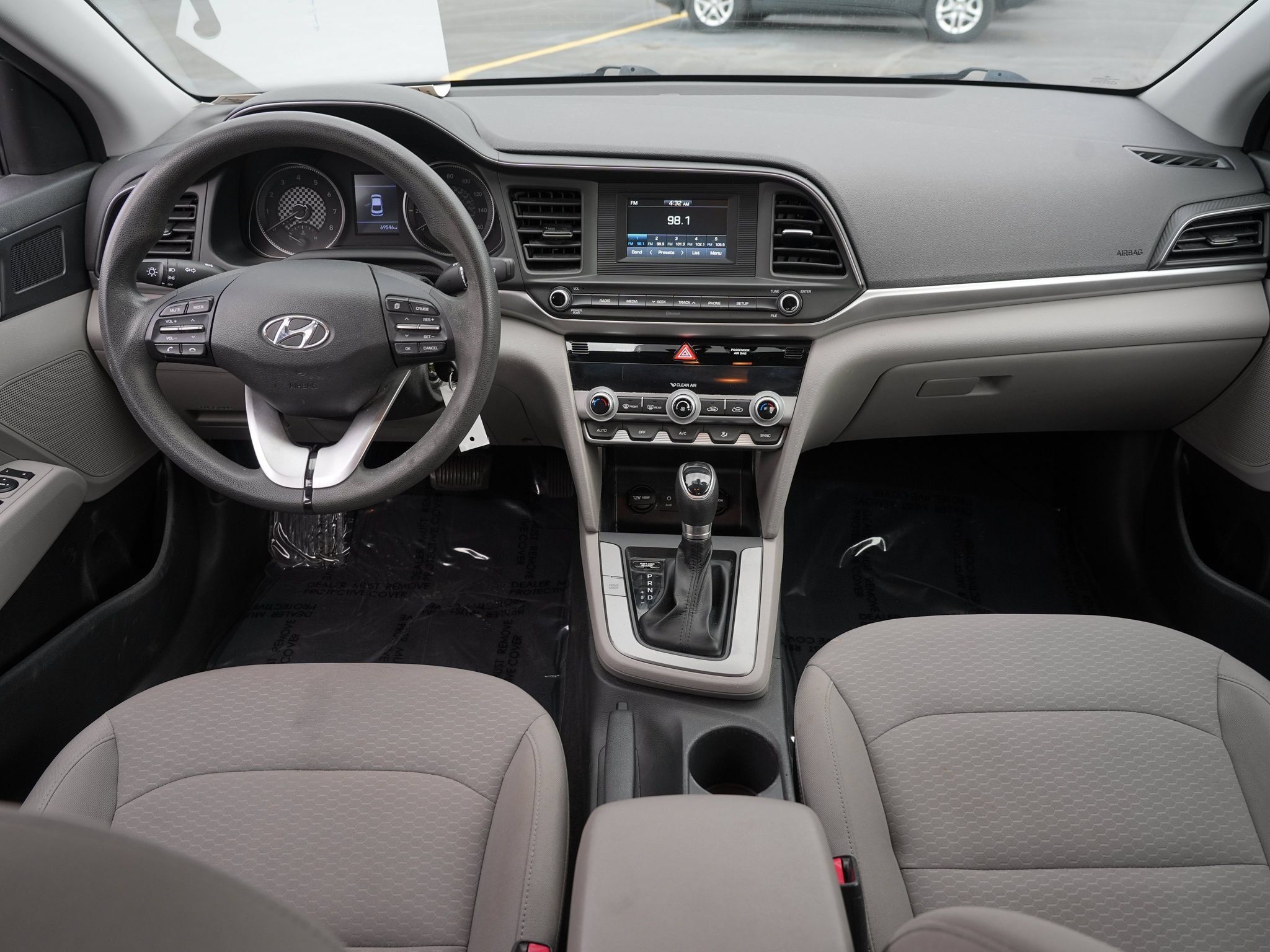 Used 2020 Hyundai Elantra SE FWD image 27
