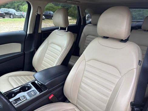 Used 2019 Ford Edge SEL w/ Equipment Group 201A AWD/4WD image 8