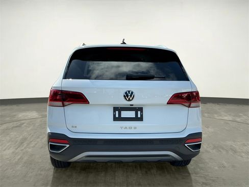 Used 2024 Volkswagen Taos SE image 7
