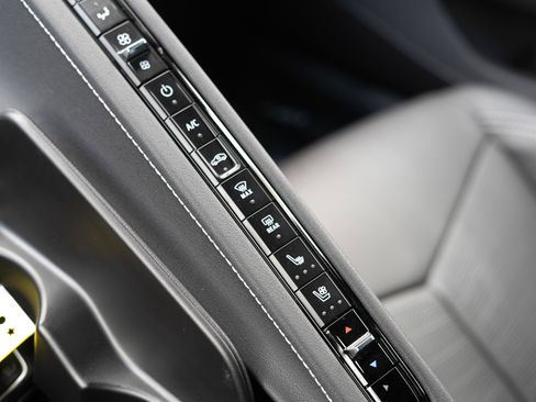 Used 2023 Chevrolet Corvette Stingray Preferred Cpe image 24