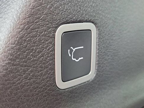 New 2026 Chrysler Pacifica Select FWD image 10