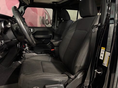 Used 2018 Jeep Wrangler Unlimited Sport S image 18