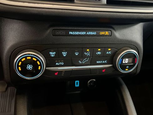 Used 2020 Ford Escape SE Sport FWD image 16