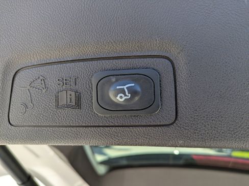 Used 2018 Lincoln MKC Reserve w/ Lincoln MKC Climate Package image 18