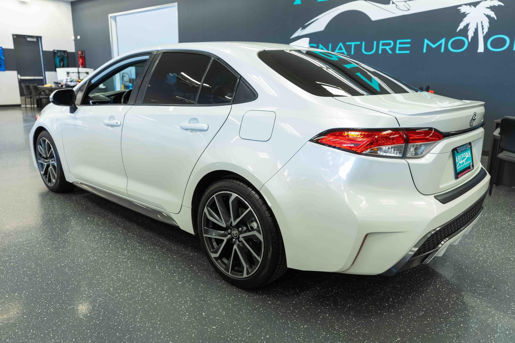 Used 2022 Toyota Corolla SE w/ Carpet Mat Package (TMS) FWD image 9