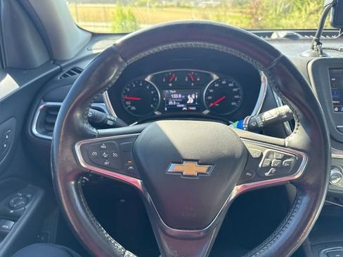 Used 2020 Chevrolet Equinox LT w/ Midnight Edition image 9