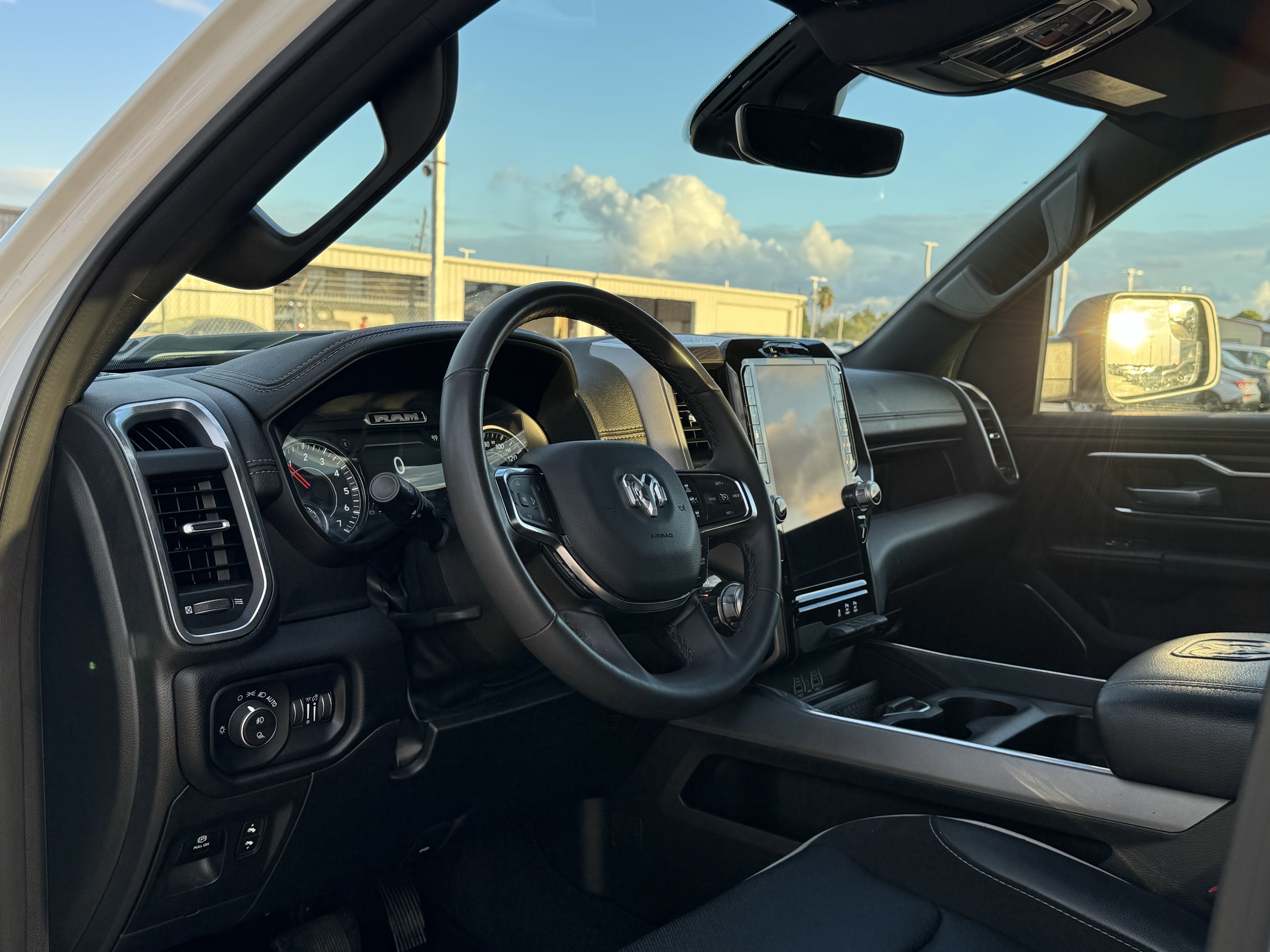 Used 2025 RAM 1500 Laramie w/ Sport Appearance Package AWD/4WD image 16