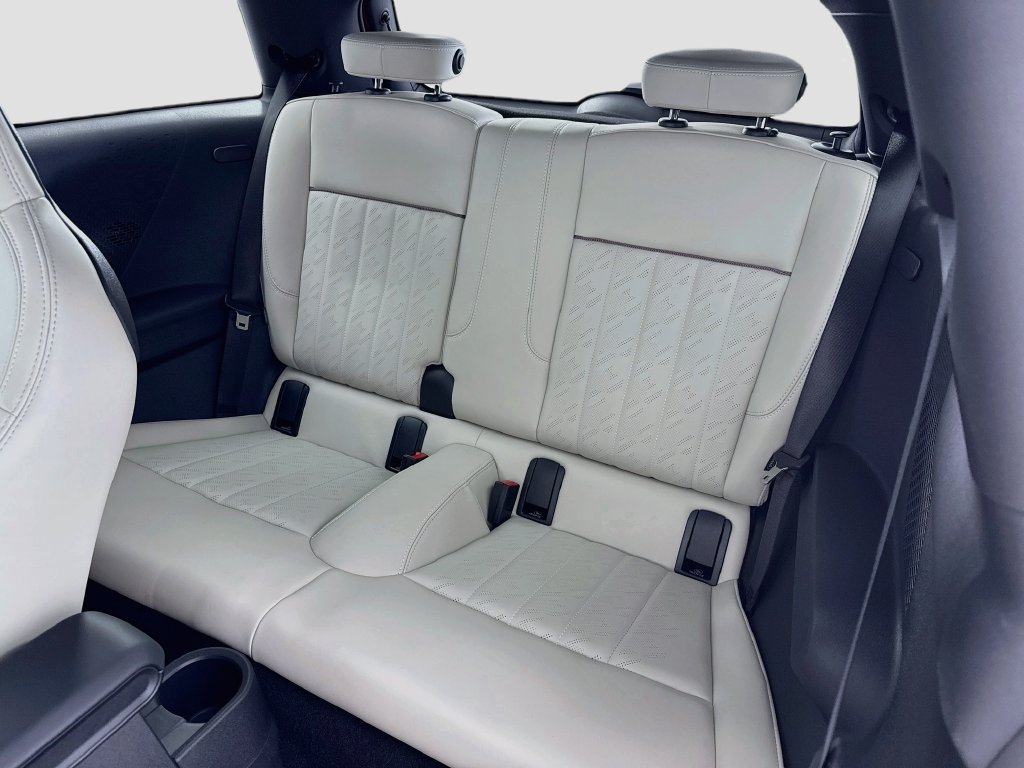 Certified 2026 MINI Cooper 2-Door Hardtop FWD image 23