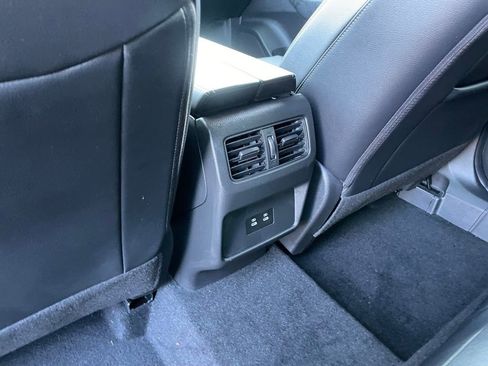 Certified 2025 Nissan Rogue SL AWD/4WD image 8