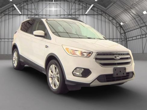 Used 2018 Ford Escape SE AWD/4WD image 5
