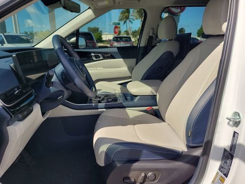 Used 2025 Kia Carnival SX Prestige FWD image 17