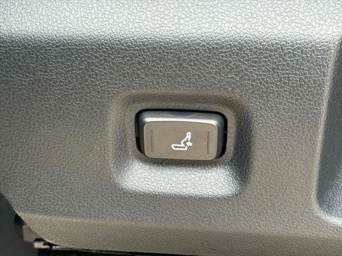 Certified 2025 Toyota Tacoma TRD Sport image 25