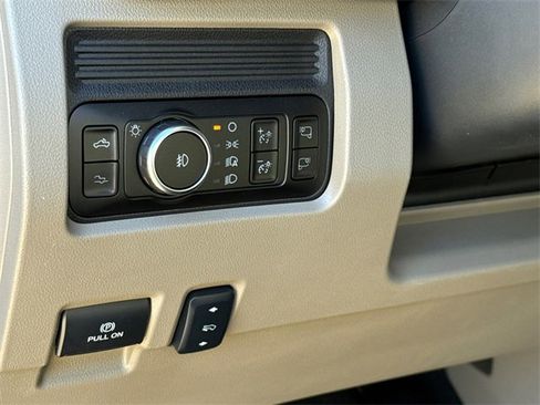 Used 2025 Ford F450 Platinum w/ Platinum Plus Package image 23