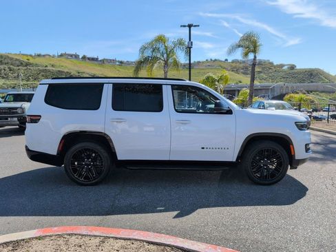 Certified 2023 Jeep Wagoneer Series II image 4