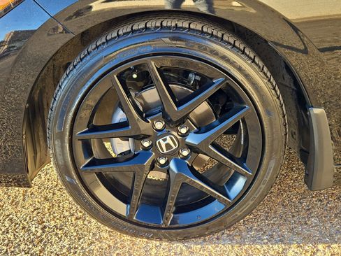 Used 2025 Honda Civic Sport image 11