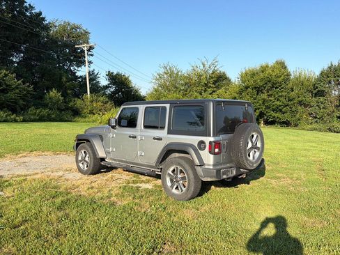 Used 2018 Jeep Wrangler Unlimited Sport AWD/4WD image 3