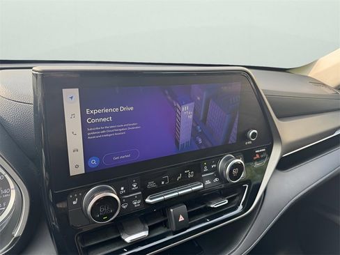 Used 2023 Toyota Highlander XLE image 21