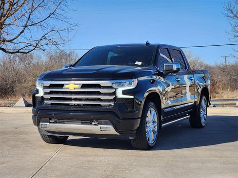 Used 2024 Chevrolet Silverado 1500 High Country w/ High Country Premium Package image 3