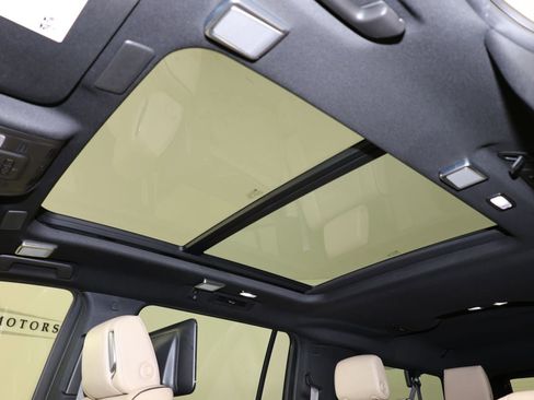 Used 2022 Cadillac Escalade ESV Premium Luxury w/ Performance Package image 14