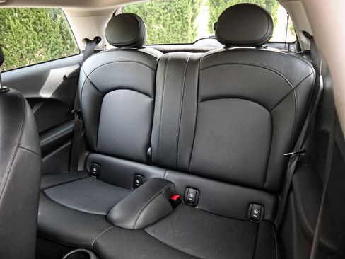 Used 2019 MINI Cooper 2-Door Hardtop image 29