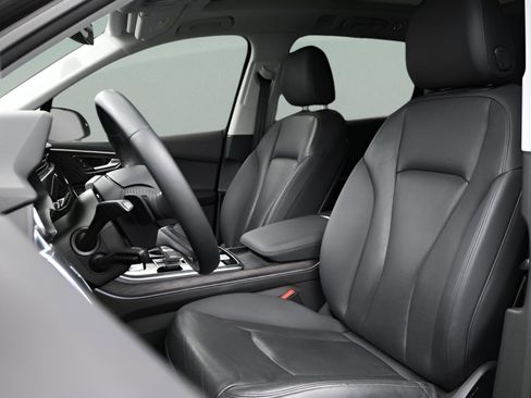 Used 2020 Audi Q7 3.0T Prestige w/ Prestige Package image 36