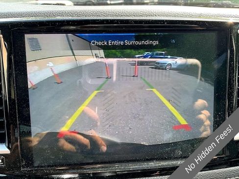 Used 2024 Chrysler Pacifica Touring-L FWD image 18