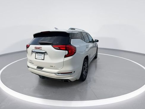 Used 2020 GMC Terrain Denali w/ Denali Premium Package AWD/4WD image 8