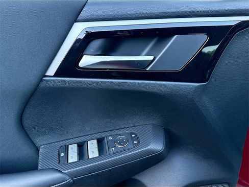 New 2026 Mitsubishi Outlander ES image 18