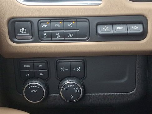 Used 2023 Chevrolet Tahoe Premier image 28