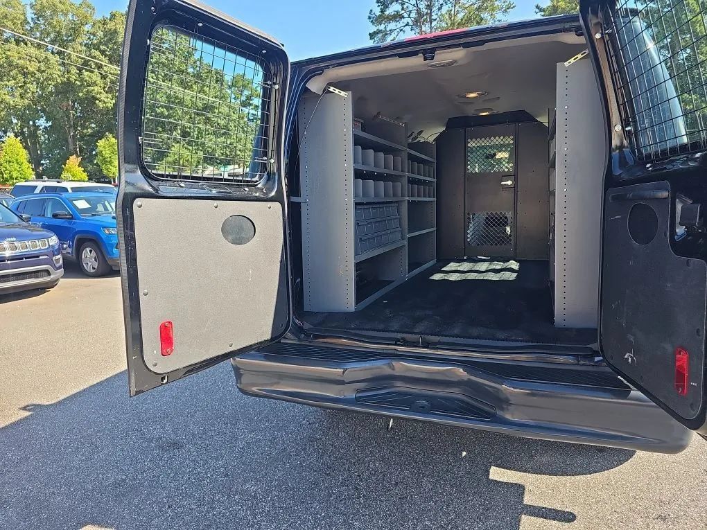 Used 2014 Ford E-350 and Econoline 350 Super Duty w/ Insulation Package RWD image 15