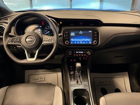 Used 2023 Nissan Kicks SR w/ SR Premium Package FWD image 9
